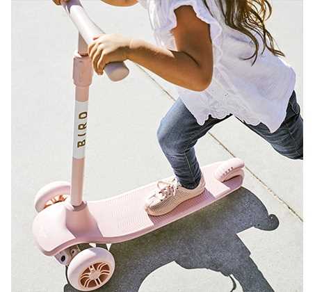 קורקינט לילדים birdie ורוד מהפנט - תמונה 5 קורקינט לילדים birdie ורוד מהפנט - תמונה 5