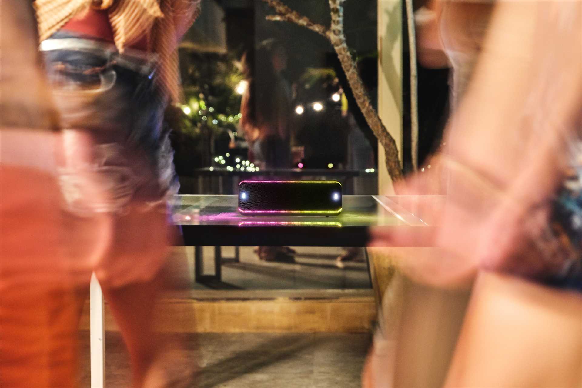 רמקול נייד שחור Sony SRS-XB32B סוני - תמונה 12 רמקול נייד שחור Sony SRS-XB32B סוני - תמונה 12